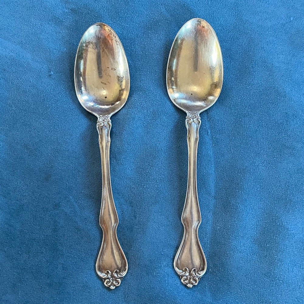 Set of 2 Westmoreland George and Martha sterling serving spoons.